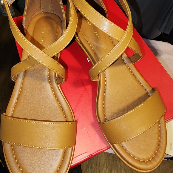 NWB,Kelly & Katie leather wedge shoes, size 9, Cognac color. See photos - Picture 4 of 7